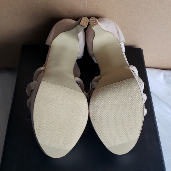 High Heel Shoes - Picture 6 of 8